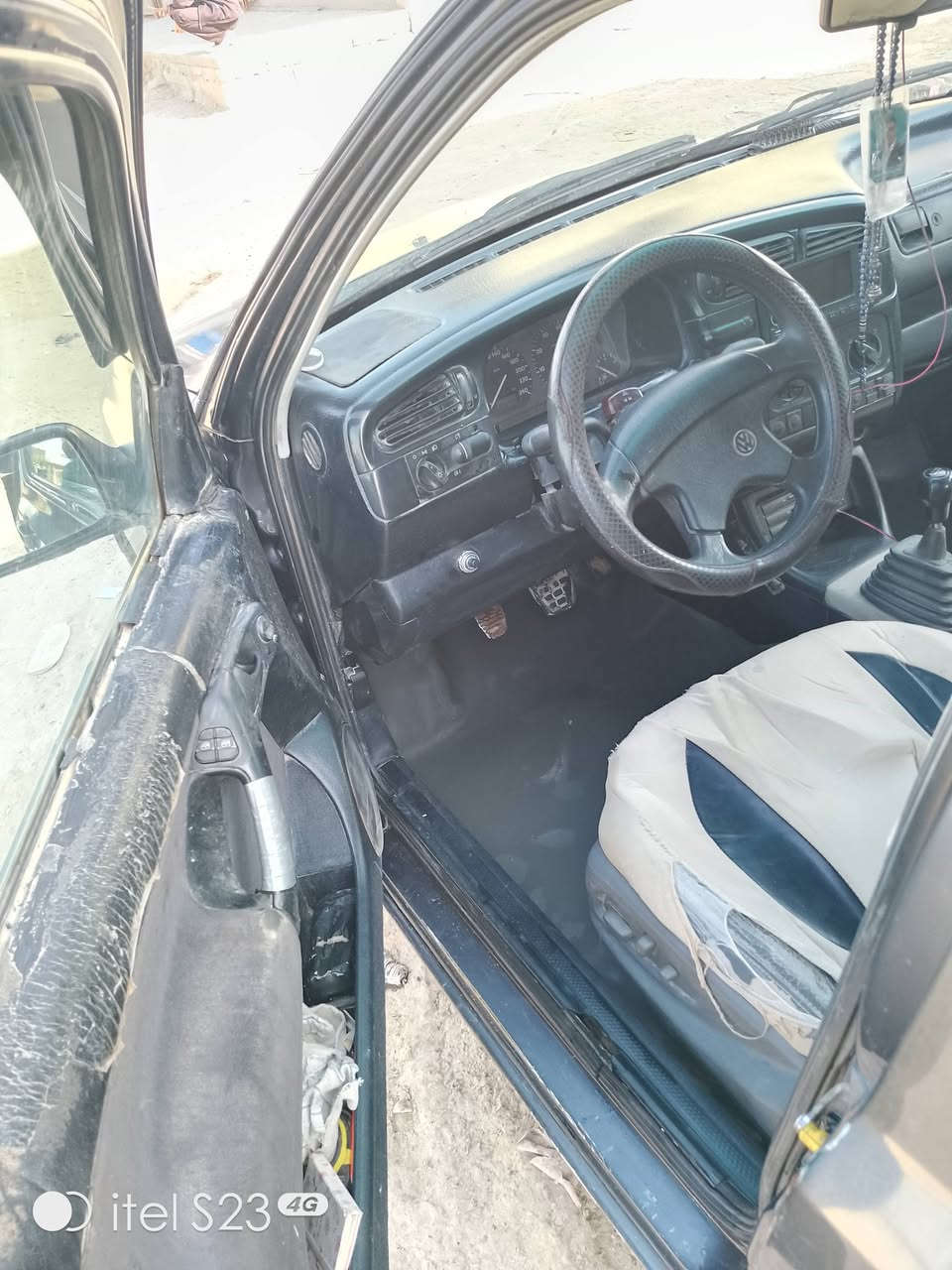 سيارة فنتو موديل 93 محرك ٢٠٠٠ گير عادي محرك شرط لاتنقيص ولا تبخير كهربائيات شغالة صدر امامي خلفي نضيف تاير نص عمر تبريد عايزه بس غاز ويشتغل صبغ جماليه بدون ضربه سنويه ل٢٧ شرط التحويل الرقم صلاح الدين مكان السياره سامراء
الاستفسار على هذا الرقم ***********
