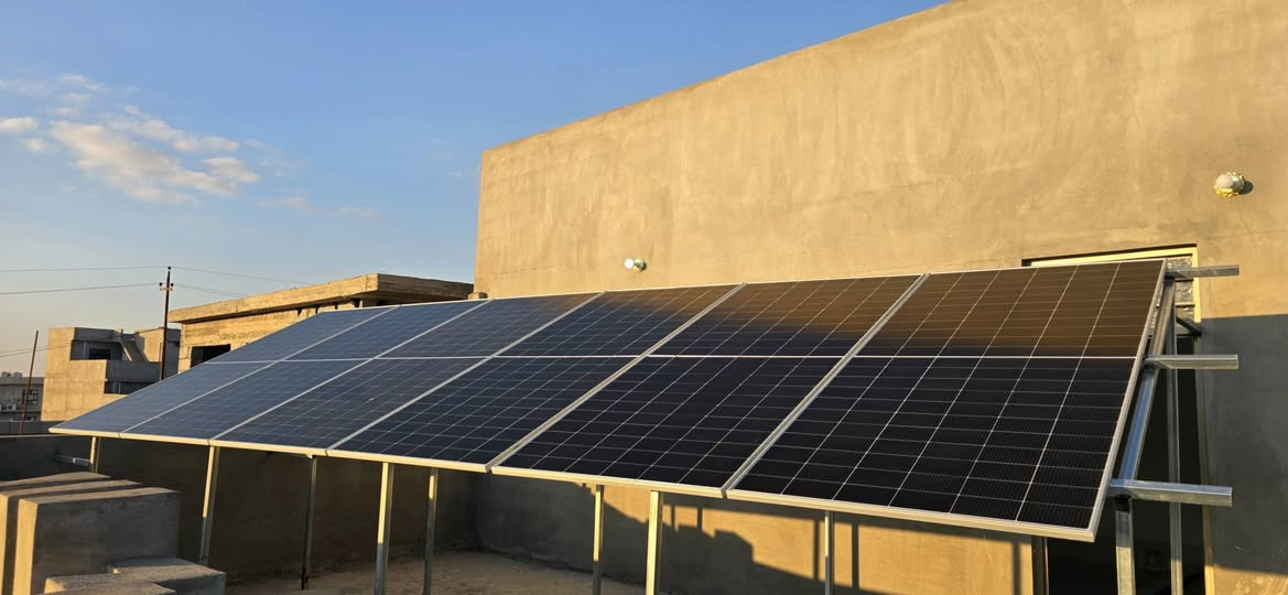 اليوم في حي المرور

تم بحمدالله تنصيب منظومة طاقة شمسية بقدرة 
24اميير نهاري و 16 امبير ليلي 
الواح بقدرة 615W  نوع لونجي ضمان 15 سنة
انفيرتر GROWATT  6Kw   ضمانة سنتين استبدال 
بطارية ليثيوم 16kWh شركة GENIXGREEN  ضمان 10 سنوات
صيانة لمدة سنة مجانية
للاستفسار الاتصال:-
***********
***********
***********
***********

GenixGreen 
GenixGreen Iraq 
المركز الذهبي-Golden Center 

#ألواح_شمسية #توليد_الكهرباء #نظام_كهروضوئي #مستقبل_الطاقة
#طاقة_شمسية #طاقة_متجددة #استدامة #بيئة_نظيفة
