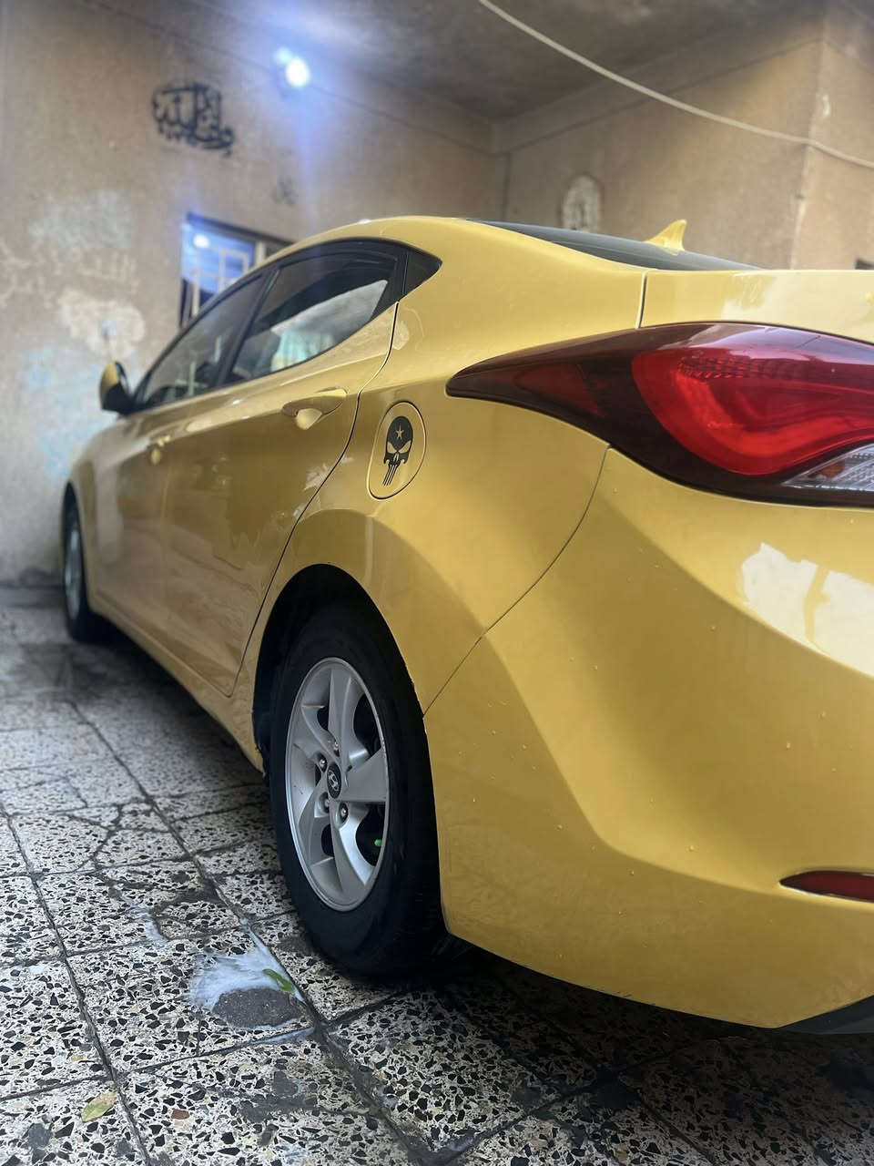 سلام عليكم الانترة موديل 2014 موصفات عادية سيارة جاهزة خير من الله رقم انگليزي جديد  مابيها اي نقص ضررها جامرلغ امامي بدون دواخل ولا ايرباك السعر 112 وبيها مجال للاستفسار ع هذا الرقم ***********
