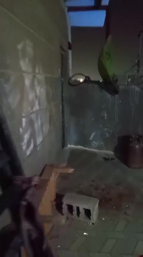 *للبيع بيت في حمدان المعاريف*

مساحة: 120 متر
طابقين: وقف سني
- الطابق الأول: ديوانية، مطبخ، هول، خرفة
- الطابق الثاني: صطح، 3 غرف، حمام داخلي
صحيات خارجية
حديقة على جانبين البيت
اتصل: ***********
