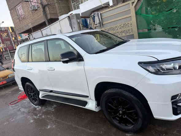 السلام عليكم برادو للبيع موديل 12 بس محدث 23 داخل او خارج سياره 4 سلندر كامرات 360 بصمه اثنين او تايرات جديده سياره مصبوغه على كد تحديث فقط
سياره باسمي  رقم بغداد دولي... سعر ٢٥٥ بي مجال
***********
