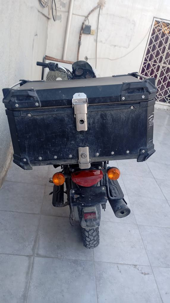 الرقم: ***********
الموقع: حي الجامعة
صندوك نظيف مقفل 
للي يفيده يتصل بي مجال بسيط للشراي مو شراي لا تتواصل تتعبني وما تحصل شي بغداد, العراق
