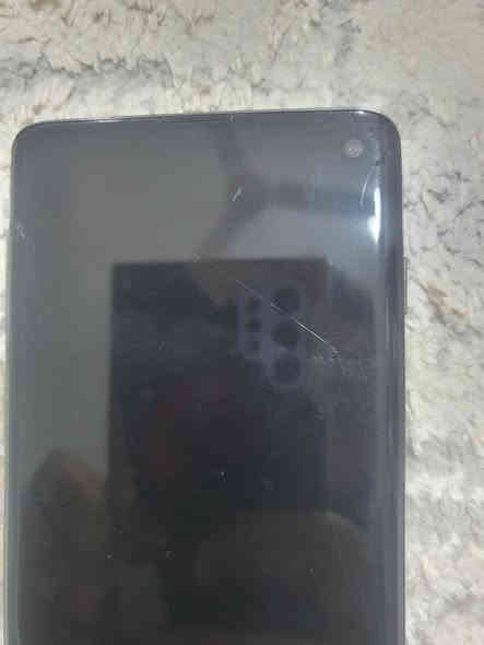 سامسونك اس١٠العادي ذاكرة ١٢٨ عشوائية ٨ الجهاز نظيف فقط بي فطور ناعمة بالشاشة متواجد خاص او رقمي
*********** بي واتس اب السعر ٨٠ بي مجال
