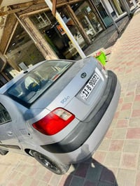 ٢٠٠٩ • ١٦٠٠ • شاشه وكامرا