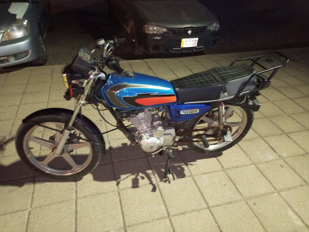 السلام عليكم شباب عدي دراجة خمسة كير للبيع كاملة بيهة نقص بصيط بس دسكات أمامية وبنزات خلفية واكفلك سرقة وعشائر  مكاني تقاطع النهروان قرب بسماية الدراجة رايدهة 550$ وبيهة مجال بصيط رقمي للتواصل 0774699665


**إذا كنت صاحب هذا الإعلان وتريد حذفه لأي سبب، رجاءا أرسل رسالة إلى الدعم الفني**