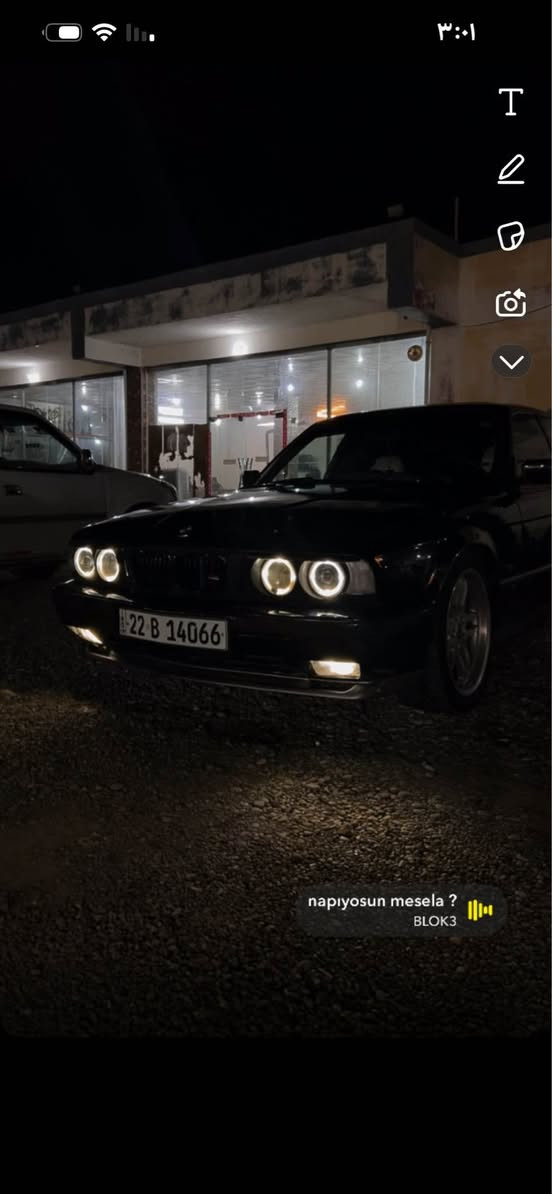 موديل 1992 گير و مه كينه و ئه كسل به شه رت مه كينه 525 گير عادى كوشن جلد ناو فورميكا سلايت ته حديد سورعه ده عامى پيش و پشت M ويل18M عامه لو جوانى ليدران چامه لغى پيشه وه لاى سكن كه مه ك ژورى گرتيه شاسى و سه ره ده بلى نه گرتيه ته حويل وبه ناو كردن به شه رت ٣ وه ره قه غرامه ى له سه ره پاش معامه له وه ريده گريه وه سعر 62 و مه جال گورينه وه ش به شتيك به دلم بى *********** أربيل, العراق
