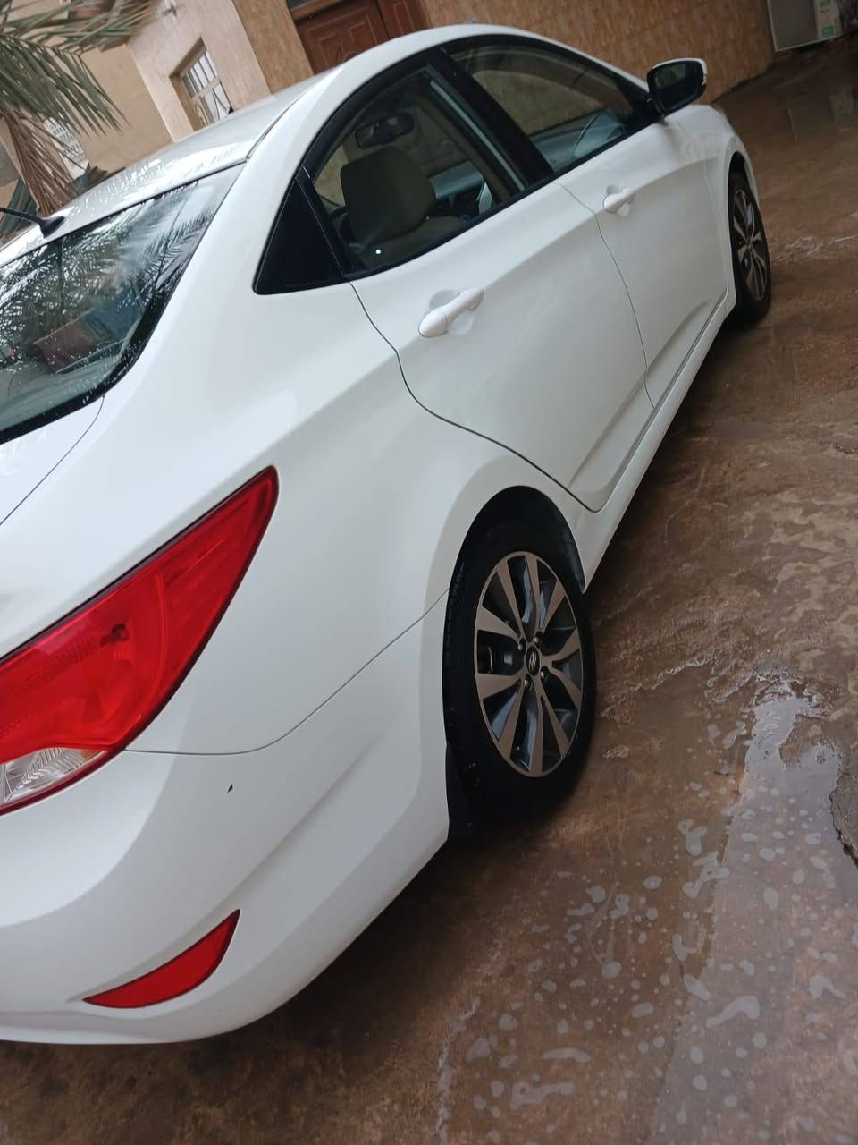 للبيع اكسنت خليجي موديل 2016 
رقم بغداد انكليزي سنويه 29 (ماشيه 114) 
سياره كفاله عامه من اي ضرر  جديده بل العافيه الياخذها 
محرك وكير ايضا مكفول 
 اللاستفسار 
***********
مكان سياره في بابل .
