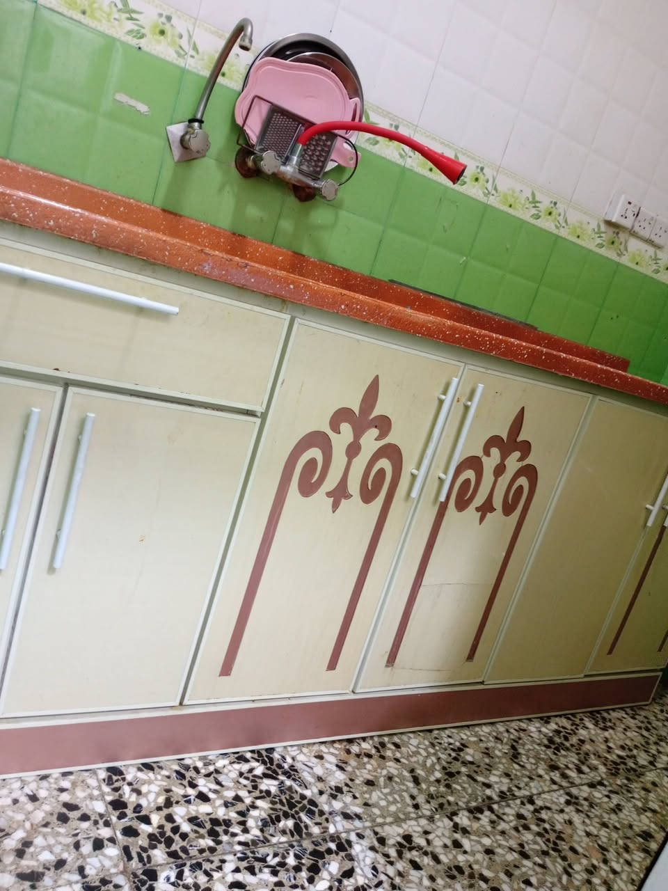 اغراض للبيع كاونتر مرمر تسكام وميز مرايه وكومديات وجربايه خشب درجه اولئ بدون تاج فقط سرير
الكاونتر ب300 وبي مجال قليل  
الكومديات عدد 4 ب30 الف 
ميز المرايه ب25 الف 
الجربايه 65 الف


**إذا كنت صاحب هذا الإعلان وتريد حذفه لأي سبب، رجاءا أرسل رسالة إلى الدعم الفني**