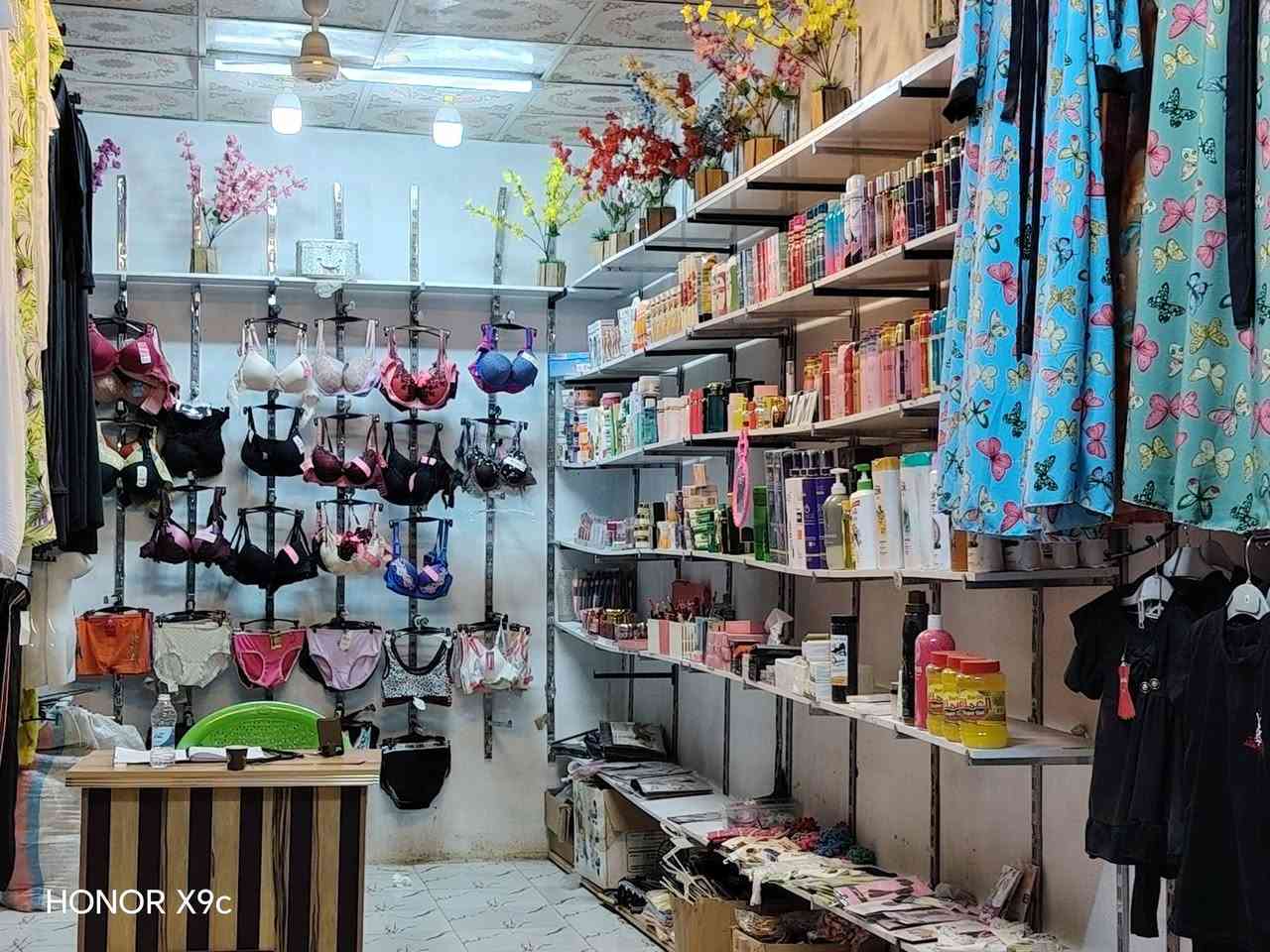 محل للبيع للبيع للبيع 🔥🔥

 سر قفليه 🔓💚

العنوان سوق حميد الكبير
 قرب مطبعه حسام زبيدي ♀️

سعر خاص🔥🌹

 وسعره كلش مناسب متوازي عل بيعته 🌹🔥

للاستفسار *********** 📞☎️

