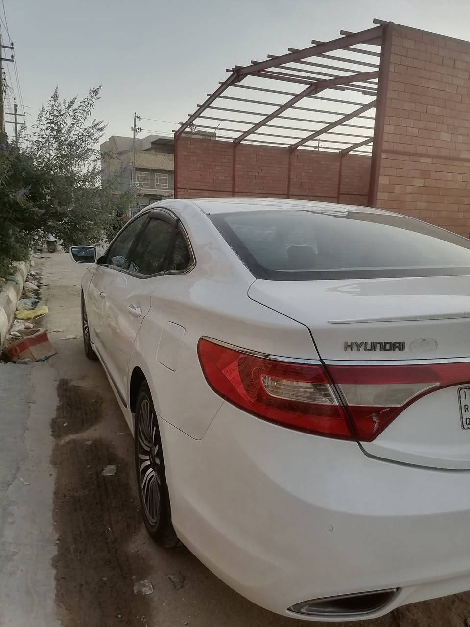 السلام عليكم
ازيرا موديل 2013
خليجي
كفالة عامة
مكينة وگير جاهزات
تبريد شغال
بصمة
كشنات كهرباء
كشنات جلد
كهربائيات كلها شغاله 
رقم بصرة انكليزي جديد
بأسمي السيارة
مكانها الناصرية مركز
للاستفسار ***********
السعر ١٢٠ وبيها مجال للشراي
