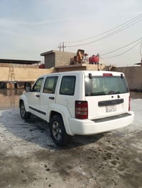 سلام وعليكم البيع جيب 2008 لبرتي صبغ عام اثر طخطخات وجماليه الرقم واسط...