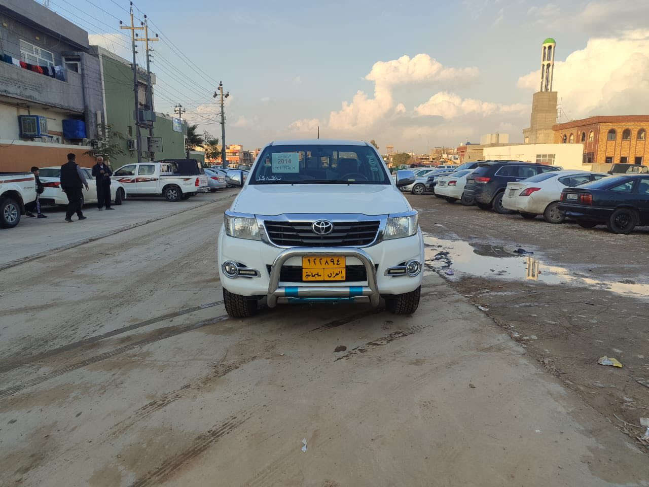 السلام عليكم للبيع بيكم تيوتا هايلكس موديل 2014 فور ويل كير أوتوماتيك رقم سليمانيه ماشيه 100الف حقيقي سيارة جديدة كلش مكفوله من الصبغ والبارد السونار مرفق مع الصورة السعر 235 مكان السيارة كلار 
***********
