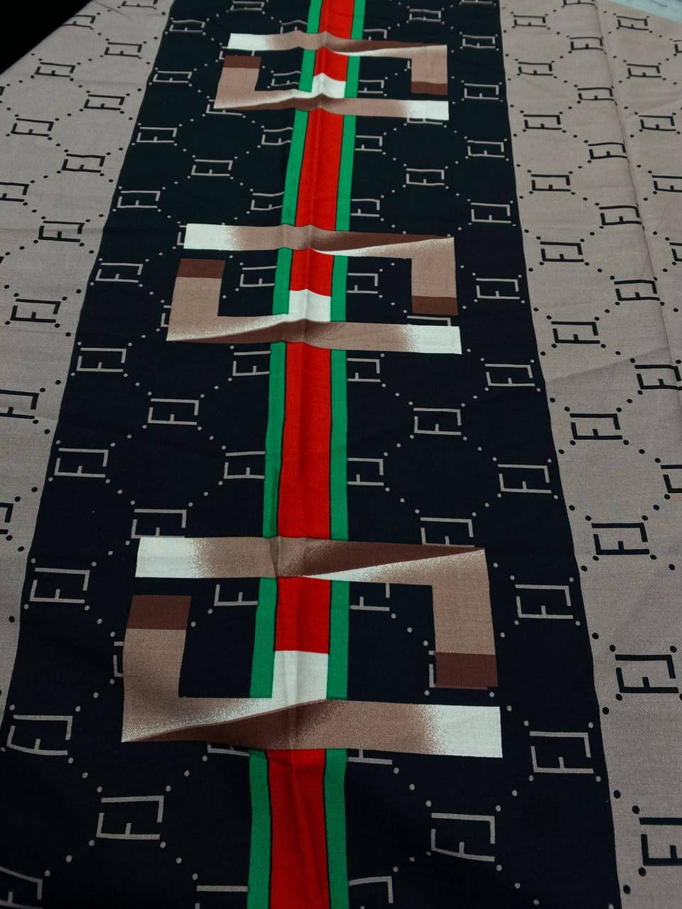 اهلا وسهلا عيوني🤭😍 توفر نقشات وطرحات جديد كشمير ايطالي يتوفر جملة و مفرد🔥🔥 يوجد توصيل🚕🚗 لكل محافظات العراق خلال يوم واحد فقط للتواصل راسل الصفحه او واتساب 📞📞***********
