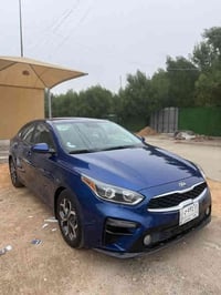 للبيع فورتي  موديل2021 صبغ دعامية خلفية فقط  وبيها بارد ب صندوك  بدون ...