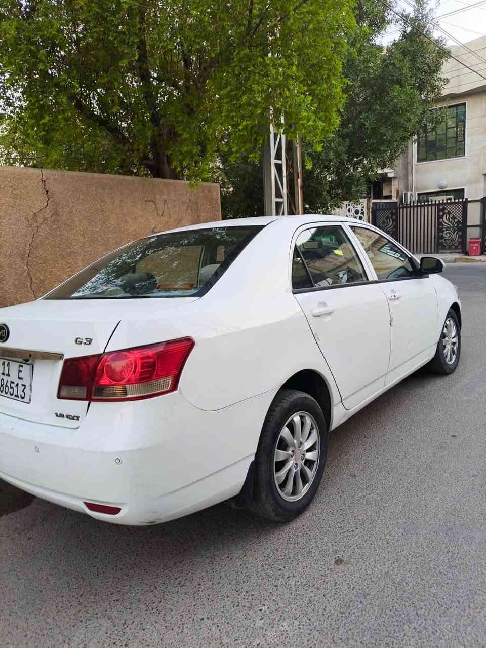 سلام عليكم
سيارة BYD G3
2013 كاملة هزة سنوية جديدة قبل يومين طلعتها بأسمي تحويل ثاني يوم . تبريد ثلج كير محرك خير من الله 
بغداد حي الجهاد السعر 55 
***********
