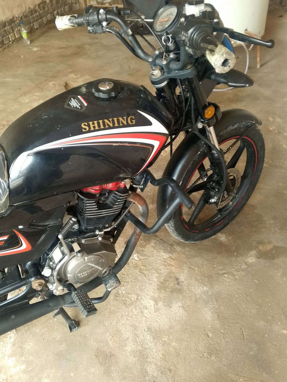 سلام عليكم شونكم شباب دراجه للبيع شاينك موديل 2025 دراجه جاهزه السعر 700 وبيهه مجال مكاني بابل الهاشميه رقمي ‭٠٧٨٣ ٨٢٣ ٣٧١٧‬
