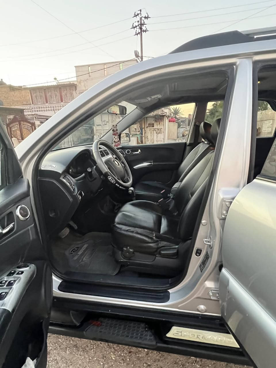 سلام عليكم سبورتج 2009 بلاديه كير محرك دواخل جديد باتري جديد تخم تاير صدر مامي خلفي جديد رقم مميز سنويه 27 بسمي سعر 110 بيه مجال مكان بغداد الحبيبيه رقم الهاتف *********** مكلف بل نشر
