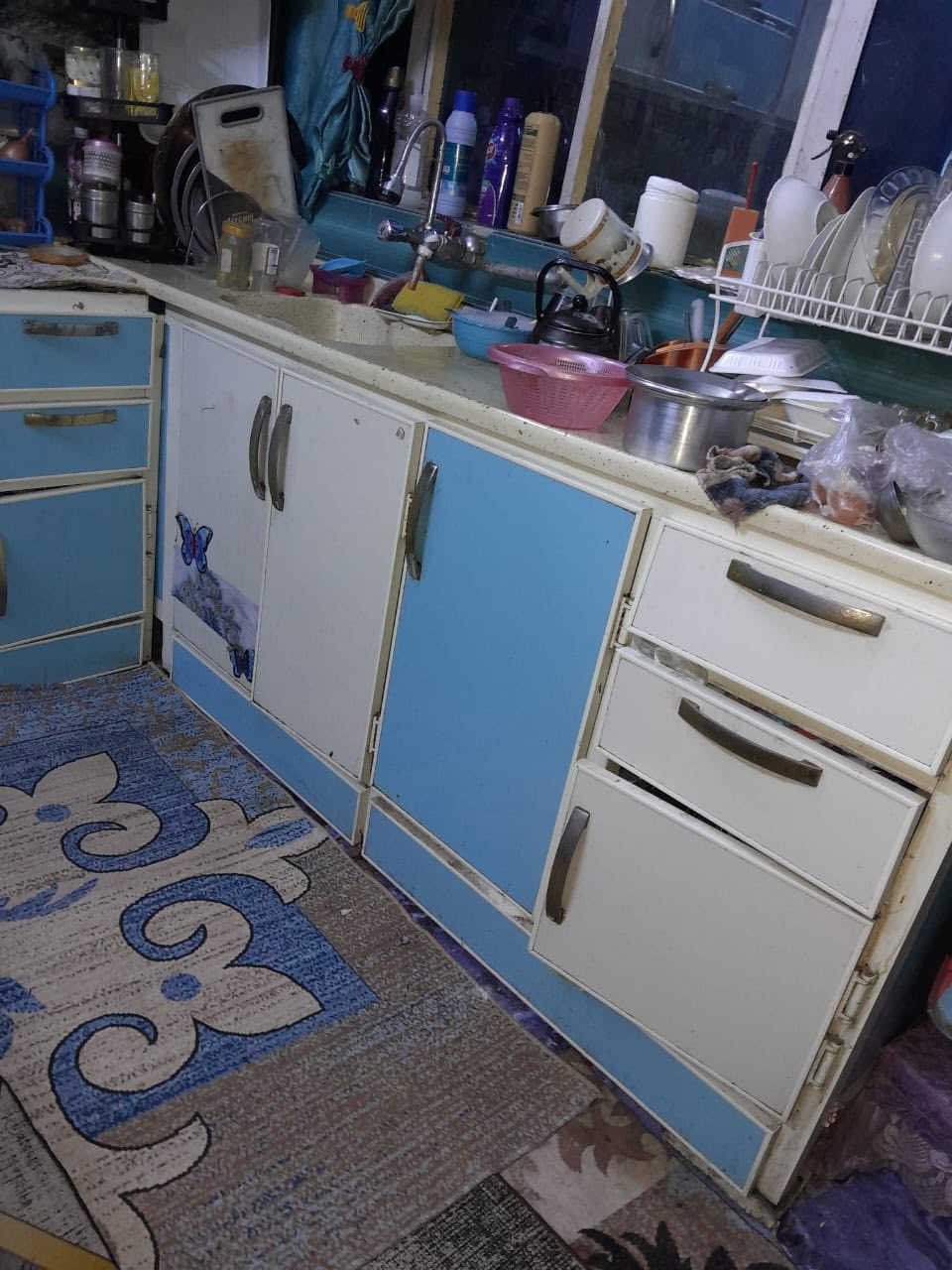 السلام عليكم غراض بيت للبيع
الكاونتر مليون ونص 

الميز الطعام مع الكراسي 125

الطباخ125

ميز التلفاز 75

الرفوف 30 قطعه حديد ب100

الفلتر والمنضومه والطاسه كامل ب75

ستراين ستلايت 

الكبير 25

الصغير15

‭0771 022 4228‬
