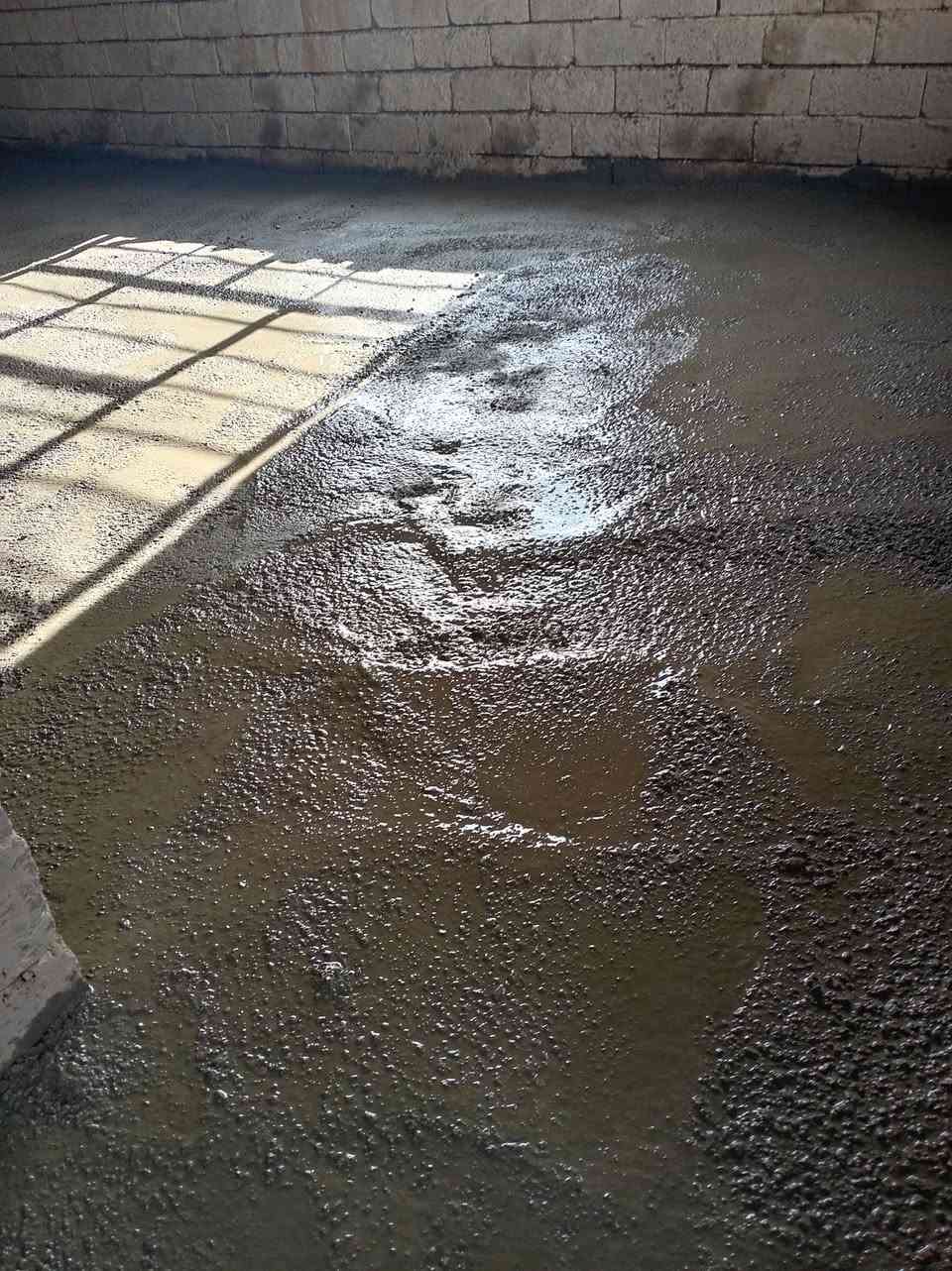 السلام عليكم يوجد لدينا صب جاهز او صب مركزي باسعار مناسبه تريد بالمتر تريد بالكعب تريد شغل كطعيه مع شغل رقم واحد     عندك صبه كاشي او صبه سيراميك او صبت لاش او ارضيه حوش او عندك صبه حوش عندك داير مال بيت او بيت   تم صب أرضيه كاشي او سيراميك او صبت لاش  في ناحية القيارة وهذا من فضل الله (***********)
