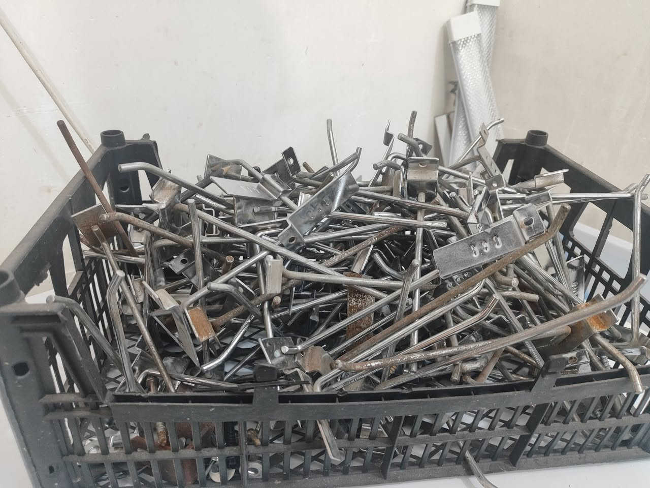 أغراض محل للبيع
السلام عليكم اغراض محل للبيع 
(جام خانه+ميز +سيم عرض+لوحات عدد3 للعرض+عارضات 2+زاويه +شمعه ضوئيه 2)
بدون نقص أغراض جاهزه 

للأستفسار اتصل: ***********
