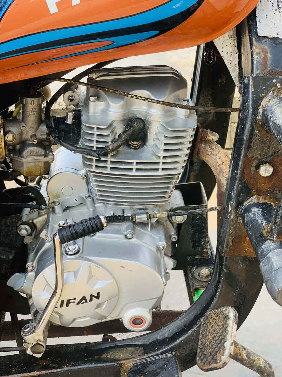 سلام عليكم ستوته البيع فرس مكينه 200مكينه 2025بعته علسحگ اول تبديلت  دهن الستوته  2021نضيفه ماناقصهه ايشي وحله من الصوره السعر 2400وبيهه مجال المكان سوق الشيوخ الحكيكه گرمت حسن وهاذه ***********متواجد فيس واتساب والشراي يشلع عيوني
