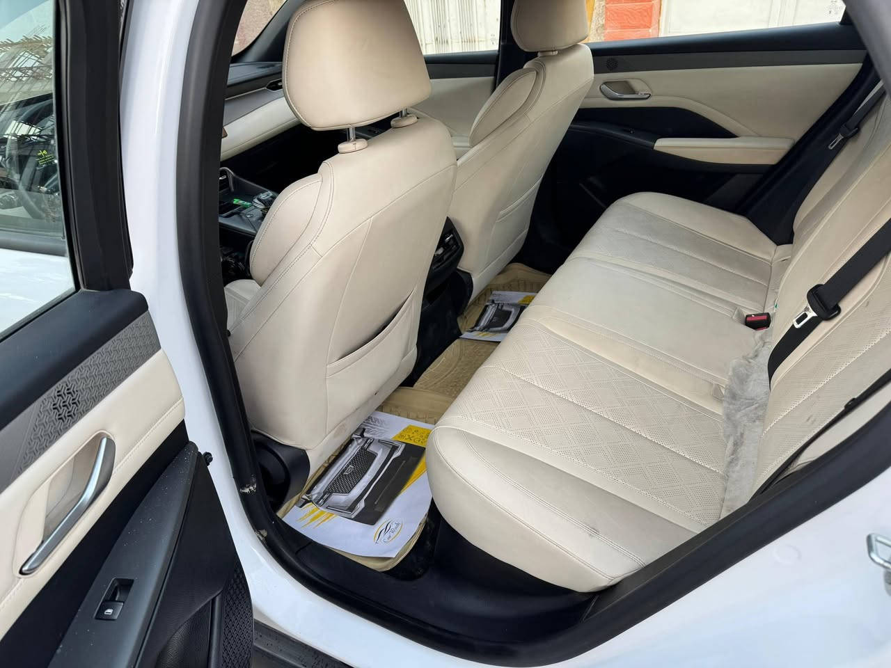 كن بلاس رقم كربلاء السعر ١٦٣٠٠
بيه طخات واضحه بصور العنوان بغداد الأمين ***********
