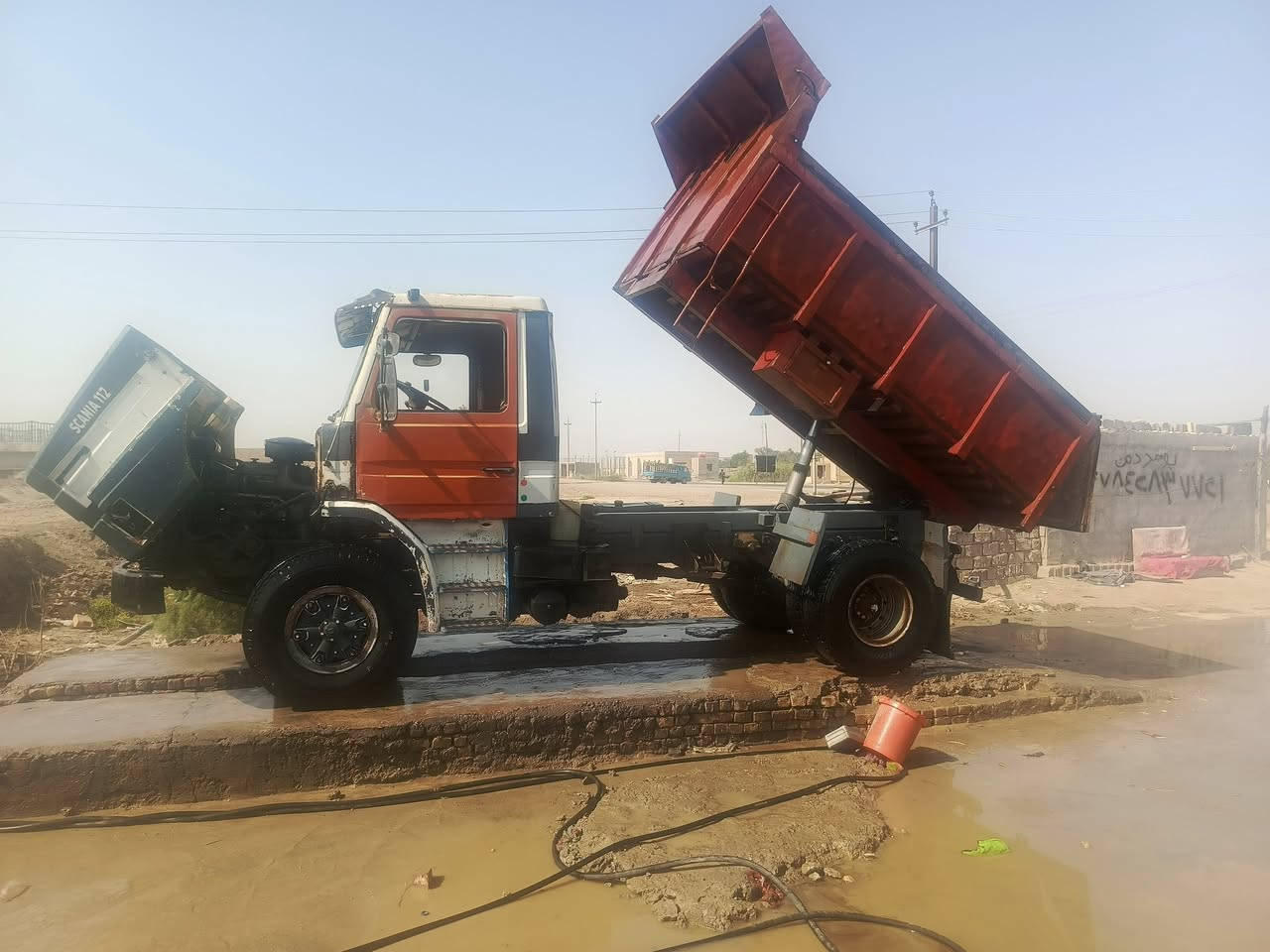 سلام عليكم سكانية ١١٢للبيع موديل ٨٢مكينه ١٢عادي بيها خيط بخار بدون تنقيص كيراكسل شاصي مكفول رقم دولي جديد بسمي لل ٢٩الاستفسار ع ***********
