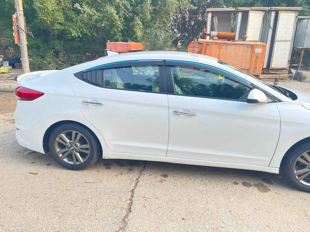 سلام عليكم النتره 2018للبيع روارد امريكي محرك2000دوش السياره جاهزه على اخر حبايه رقم بغداد بسمى السعر 123وبيها مجال اتصل***********
