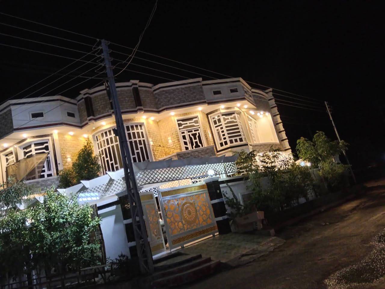 السلام عليكم من رخصة الأدمن
بيت في عامرية الصمود للبيع مساحه الأرض ٣٧٥ م و مساحة البناء ٢١٠ م بيت طابقين اربع غرف كامل داخل خارج مثل ما موضح بالصوره في حي الزهور مقابل قائمقامية العامرية الجديده السعر ع الرقم *********** اتصال
