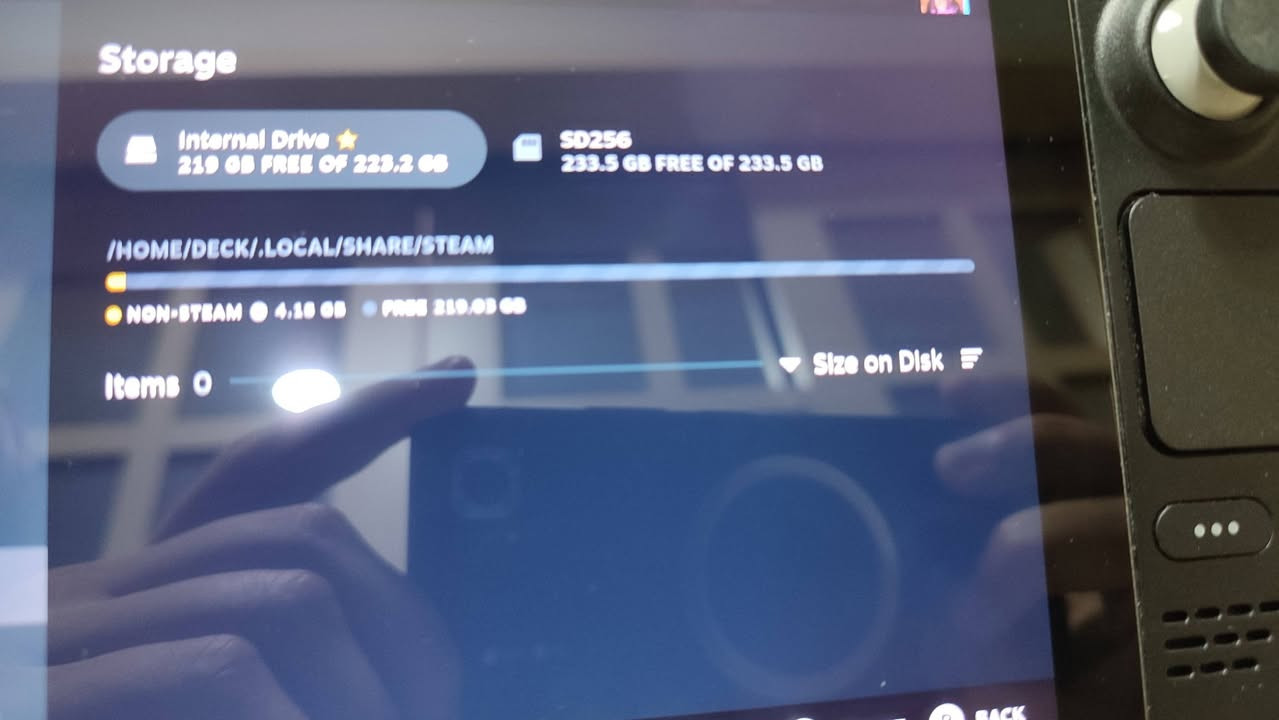 السلام عليكم 
للبيع جهاز steam deck LCD 256Gb 
مع حقيبته وگفر والشاحنه 
وشريحه ذاكره microSD 256Gb
نظام التشغيل steam OS و صحه البطاريه 97% 
الجهاز نظيف ومستخدم استخدام خفيف 
السعر 520 الف وبيه مجال 
المكان كربلاء ولا يتوفر توصيل


**إذا كنت صاحب هذا الإعلان وتريد حذفه لأي سبب، رجاءا أرسل رسالة إلى الدعم الفني**