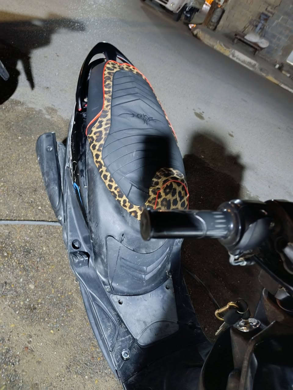 سلام عليكم
دراجه ماكس عدله 
لون اسود 🖤🖤
محرك ٤٩ بلاد ما مزود
مكينه مكفوله وملاح يخبل كدام عينك
تشتغل هندر 
وصلف بس نقص باتري فقط
مكاني فلوجه حي جولان 
سعر ٥٥٠
 وبيها مجال


**إذا كنت صاحب هذا الإعلان وتريد حذفه لأي سبب، رجاءا أرسل رسالة إلى الدعم الفني**