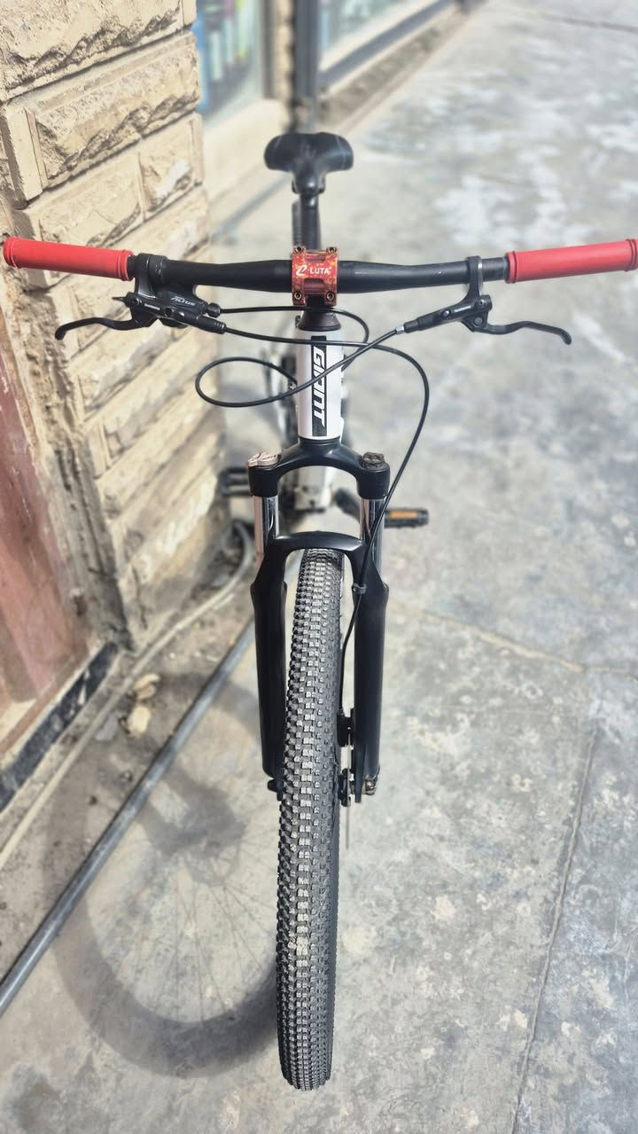 GAINT ATX
السلام عليكم 
بايسكل جاينت للبيع 
موديل 2022 
سستم التوس حديث 1*9
بريكات شيمانو هيدروليك 
قياس الويل 27.5
حجم الفريم M
ختم واحد كامل gaint 
سعرة 300 الف دينار وبيه مجال للشراي


**إذا كنت صاحب هذا الإعلان وتريد حذفه لأي سبب، رجاءا أرسل رسالة إلى الدعم الفني**