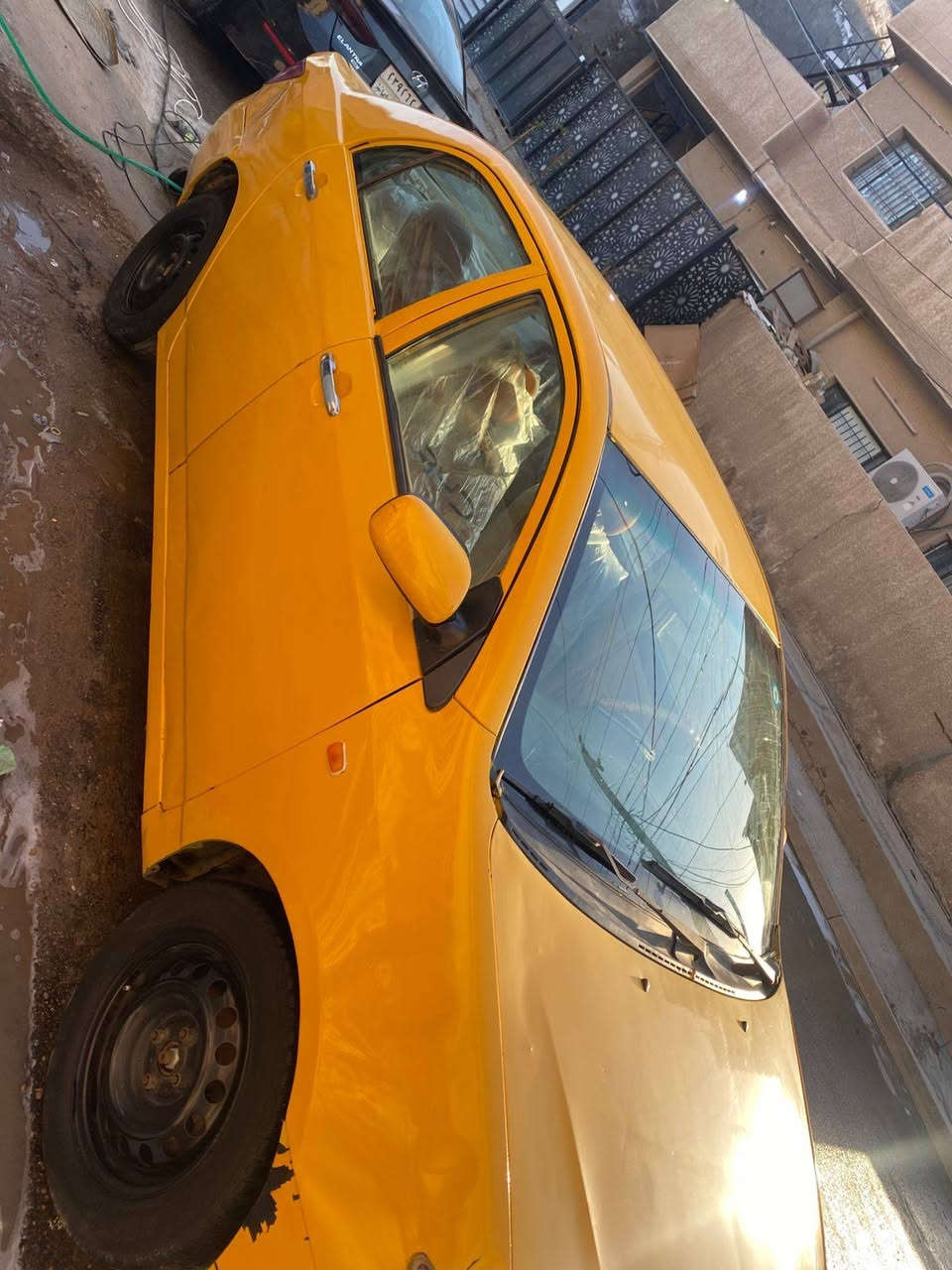 سلام عليكم بي وايدي اف ٣ موديل ١١
رقم صدامي قادسيه مصفره غرامات عليه هيئه ٩٠٠ على يشتري يعني مو من سعر سياره وصاحبه موجود ماعنده مشكله يحول سياره بيه خيط تبخير ومصبوغه عام اكفل لغد وشواصي وقماره سعره ٢٣ وبيه مجال
رقمي ***********
