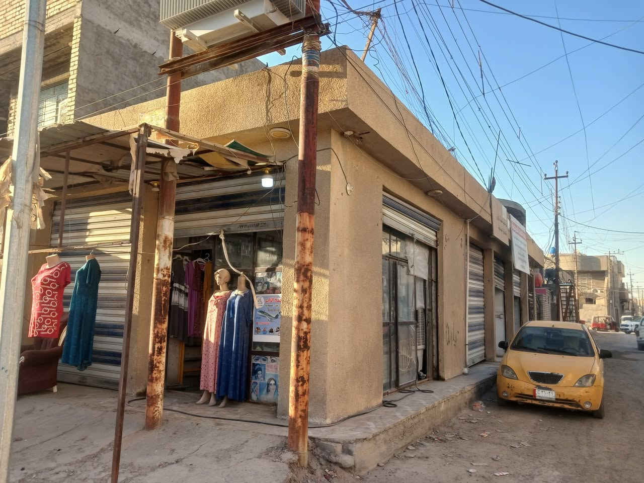 بناية تجارية ركن للبيع تتكون من 5 محلات وصحيات (زراعي) مسلح + رفت مؤجره 750 الف 
العنوان :- الزعفرانية الوليد
بسعر مناسب
للاستفسار الاتصال على الرقم ***********
