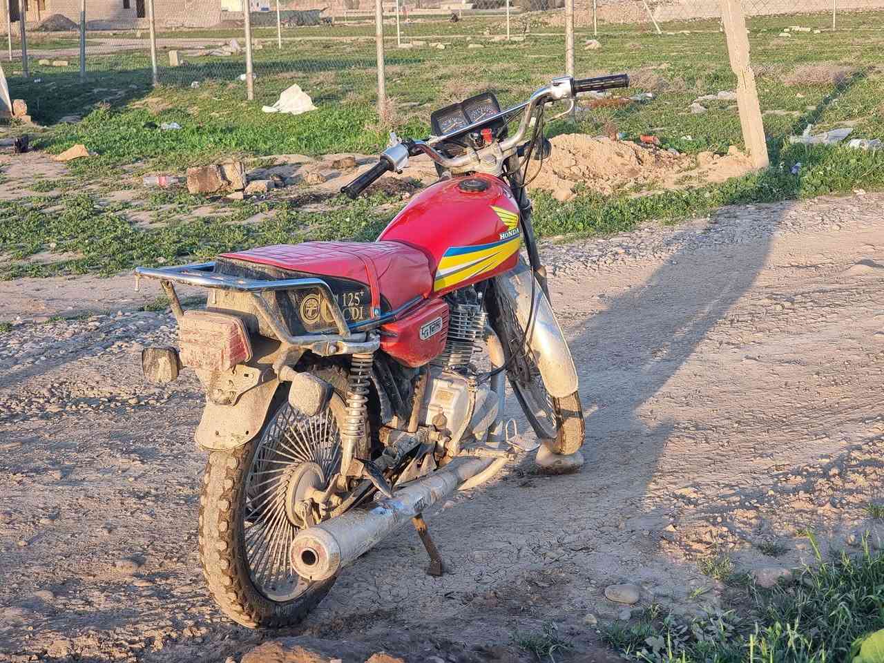 السلام عليكم تايكر 2020 للبيع ويرهم مراوس
السعر 270

نشاط فول معدل نار محركو دمعا اخرس 

كهربايتو شغاله

مكاني الجواعنه 

***********3
