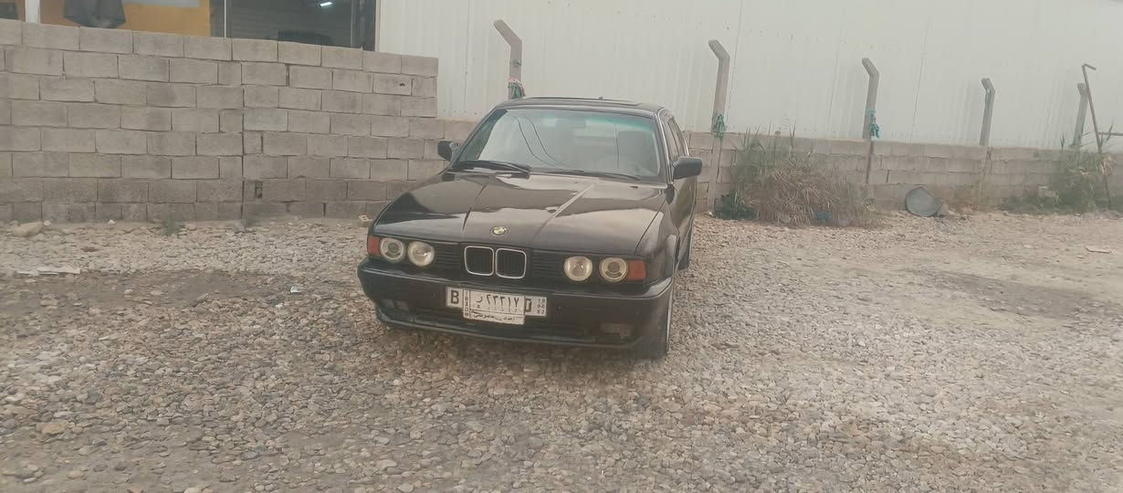 سلام عليكم سياره بيم موديل 91رقم بغداد تحويل مباشر سنويه جديده كير مكينه جديد  حدداديه جديد جاهز اللخير مابيه اي نقص ابد مكان السياره واسط الزبيديه اتصل *********** حجم 735
