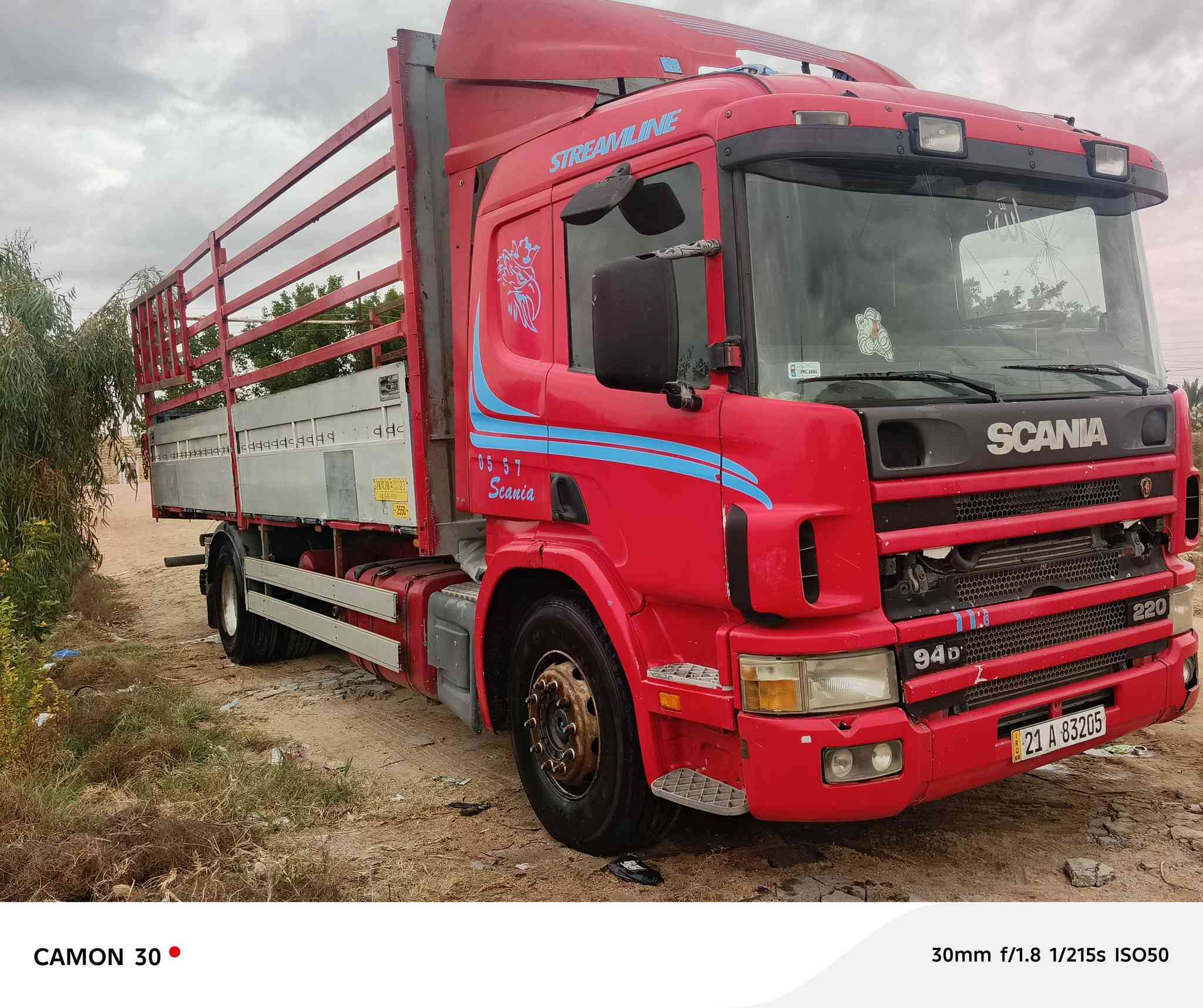 السلام عليكم من رخصت مدير الكروب سكانيا بومه 2002 السنويه لل2028 جاهزه للعمل المكينه انجسن كير 3في3 شرط المداور راعيه يريد مداور اذا مو مداور مابيع مكان السياره العماره السعر 225( ***********
