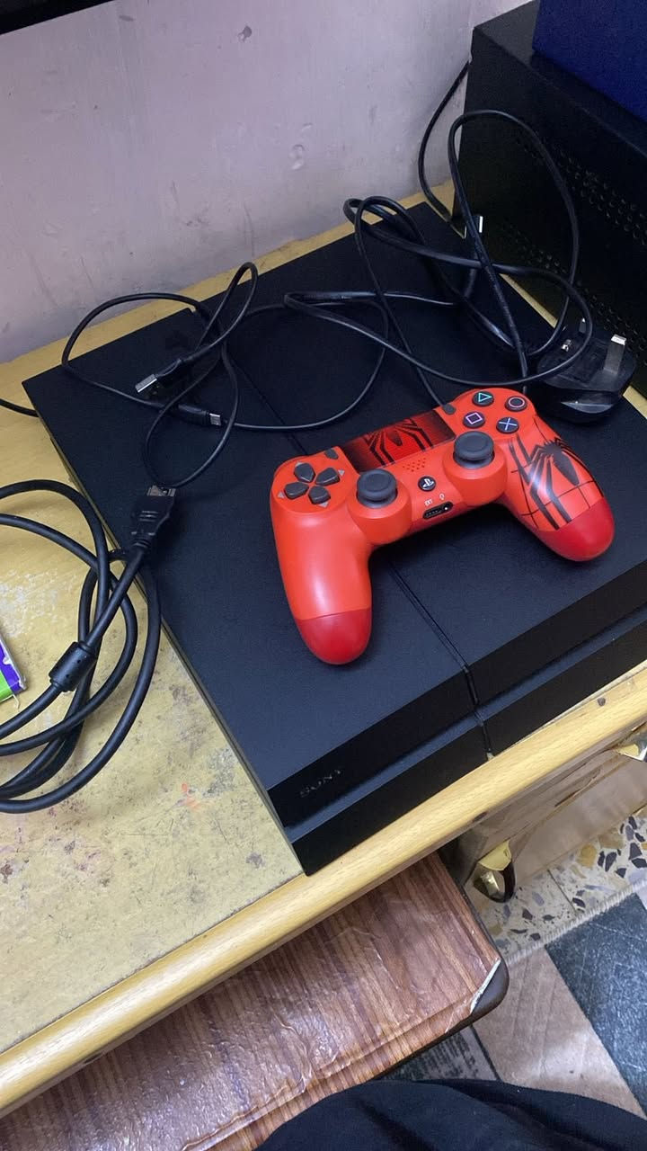 السلام عليكم بيع مستعجل بلي 4 فات 500 G اخر تحديث 13.04 نظافة 100 ٪؜ كدامك اباع بيه يوتيوب وبس فولل خدش مابيه جوستك عدد 1 تجاري لعبة gta ملحقاته وياه شاحنه hd كلشي كامل + يوبي اس 850 v السعر 200 قفل 🔒 مكاني بغداد حي الجهاد رقمي *********** ، سبب البيع سيارتي مدعومة واريد اصلحها الله شاهد وألا مامعتاز لبيعته
