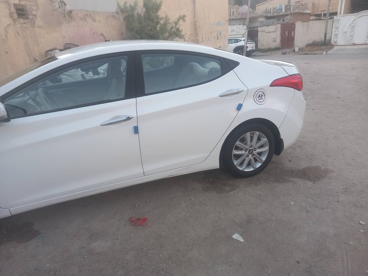 إلنترا خليجي ١٣ مكفوله كفاله عامه ما عده دوسه اليمنه والباقي صبغ تبديل ضربه مكفوله مكينه ٦٠٠ ما مفتوحه تبريد حداديه جاهزه السياره ناصريه مركز تلفون *********** السعر ١٠٨ وبيها مجال

