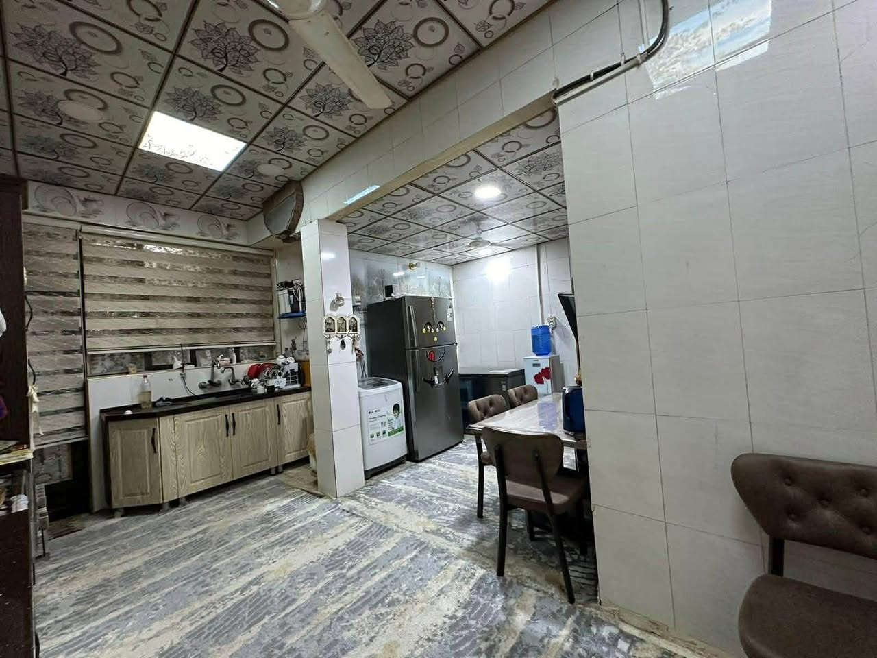 بيت طابو صرف للبيع حي ميسان منطقه ال 31 
250 متر 
بناء طابقين 
الارضيه مرمر
استقبال كبير 
وصاله 
ومطبخ 
حمام 
تواليت ومدخل تواليت 
غرفتين بالطابق الارضي 
غرفه واحده بالطابق الثاني 
+مخزن بالطابق الثاني 
للاستفسرار الاتصال على 
***********
