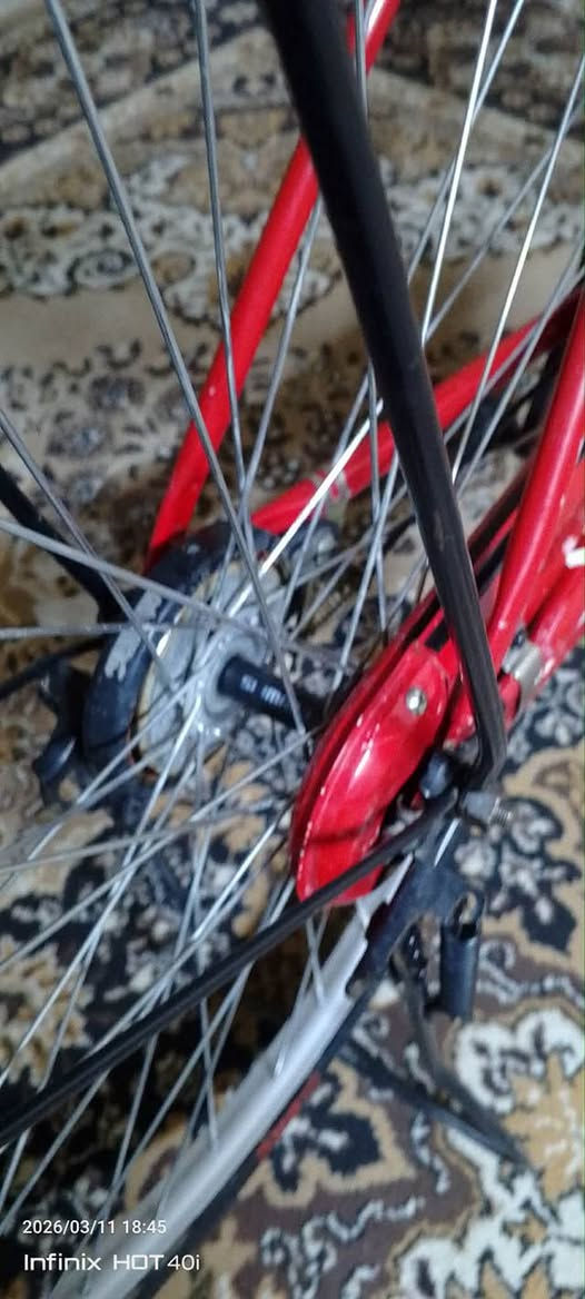 السلام عليكم بيسكل لبيع مديل 18 بيسكل نضيف حجم 26 لون احمر السعر 100 وبي مجال لمروسه ويا ايشي


**إذا كنت صاحب هذا الإعلان وتريد حذفه لأي سبب، رجاءا أرسل رسالة إلى الدعم الفني**