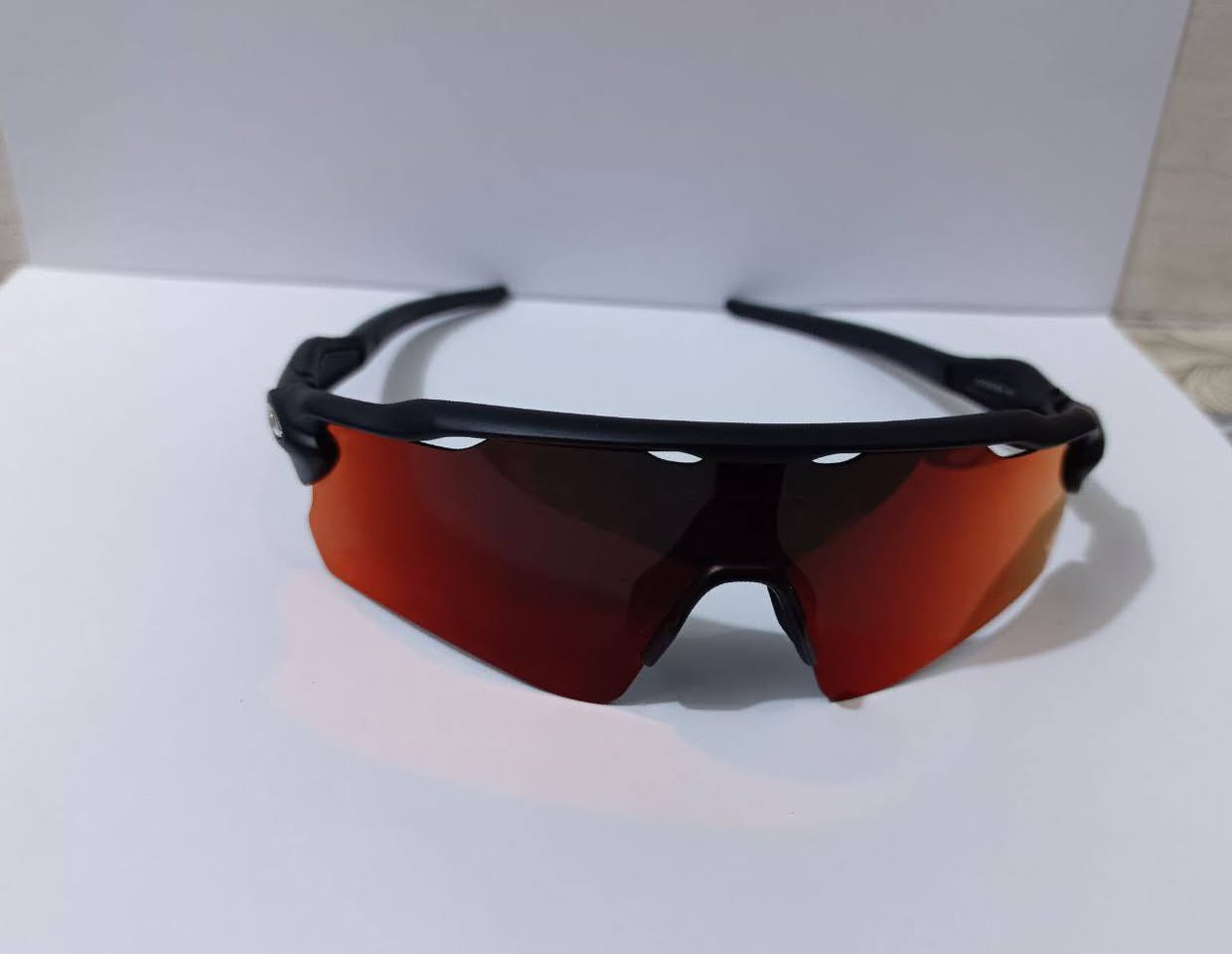 OAKLEY  ماركة USA مختوم 
سعر القطعة 7 ألف 
***********
