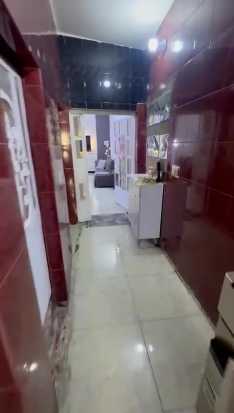 يا الله مشتمل للبيع مساحه 50 متر 
حي الجهاد الاستاذه مال لامانه 
يحتوي على غرفتين نوم وصاله ومطبخ وخدمات 
بوقت الحالي المشتمل مستجر  500 الف 
الاستفسار اتصل على***********
