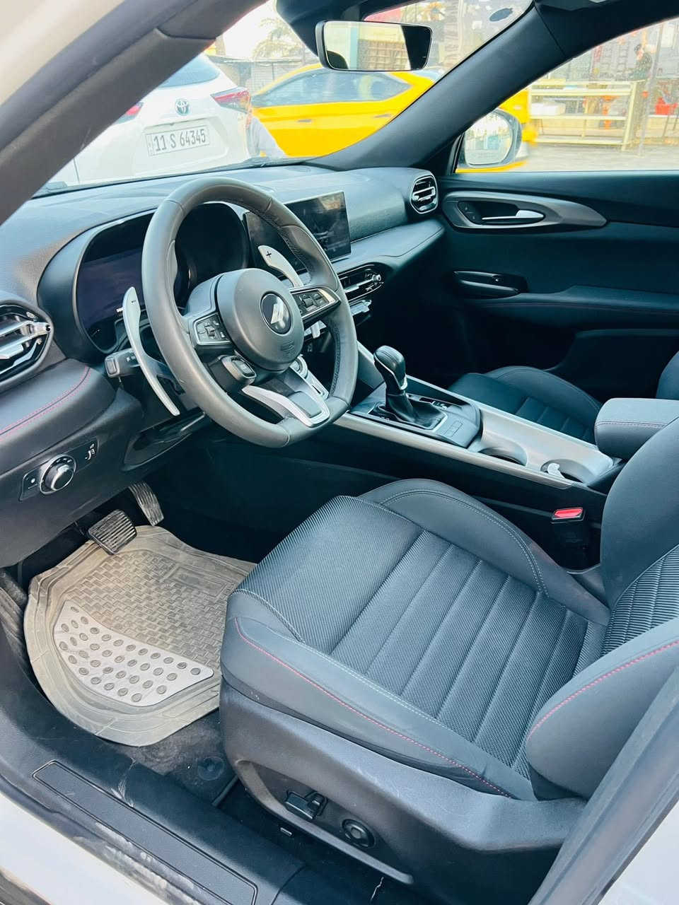 سلام عليكم
دوج هورنت R/T✈️٢٠٢٤
مواصفاتها معروفه 
كشنات تدفئه وتبريد 
مري شفط 
ثلاث انضمه قياده 
سياره حلوه دخول جديد 
حادثها مثل ما موضح بصوره
بدون تبديل وبدون ايرباك 
سياره باسمي مرقمه كامله مكاني بغداد
عارضها ب١٧٠ وبيها مجال بسيط 
***********
