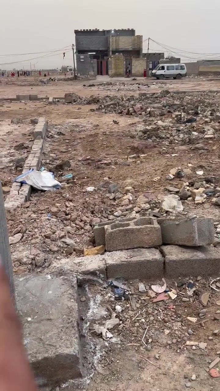 يالله سلام عليكم قطعه ارض البيع المساحه ١٠٠متر واجهه ٥ونزال ٢٠ تتوفر مي كهرباء الفرع مشمول بالخدمات العنوان الحميديه شارع سيد عوده فرع موسسه الفرح اليتام السعر ب٨وبيهه مجال ***********
