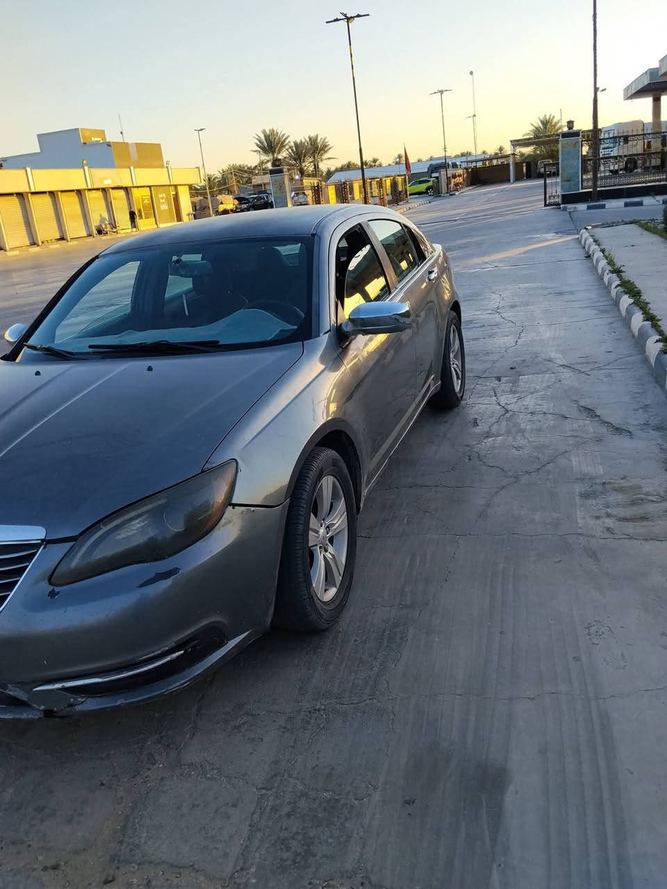 السلام عليكم للبيع او لمراوس. C200.كير مكينه مكفولات.مكينه 2400.لمرغوب  حداديه زينه. كهربائيات كله شغال سنويه ل 2028.تبريد. ثلج. رقم. بابل. عضمتها حلوه. كشنات كهرباء شاشه  مكان. بابل. سعرها. 75.وبيها مجال ***********شعدك مراوس نزل
