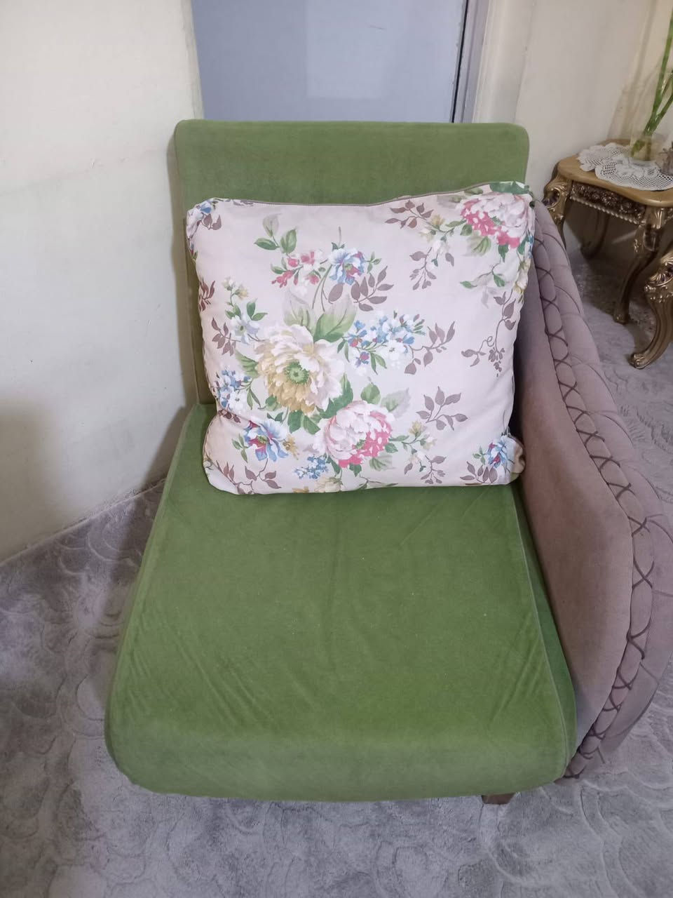 السلام عليكم
أغراض منزل مستعملة 
المكان الكرادة
للأستفسار على الرقم ***********
