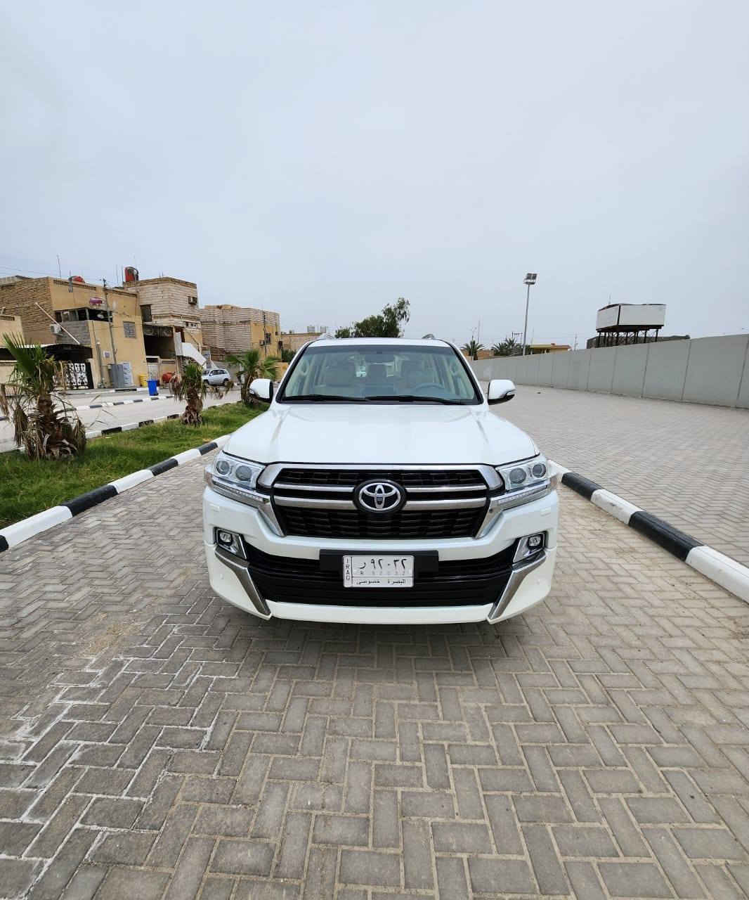 السلام عليكم للبيع فقط بدون مراوس لاندكروز جكسارة بريمية فول مواصفات رقم بصرة انكليزي بأسم اخوي موديل 2016 محرك 6سلندر ماشية 135الف السيارة جاهزة من كلشي بيها شوية صبغ بلدعامية الخلفية وصبع بارد بلبنيد مكاني البصرة السعر 430وبيها مجال 
اخوان مكلف بلنشر هذا رقم صاحبها وخابرة 
*********** البصرة, العراق
