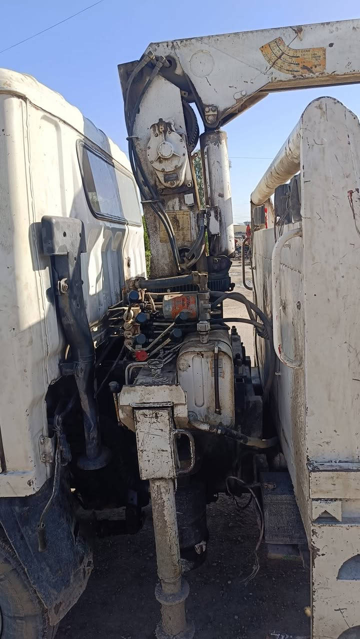 سلام عليكم كرين 2طن و2سلايت تادانو  مكانو بل موصل  ***********  سعر 18
