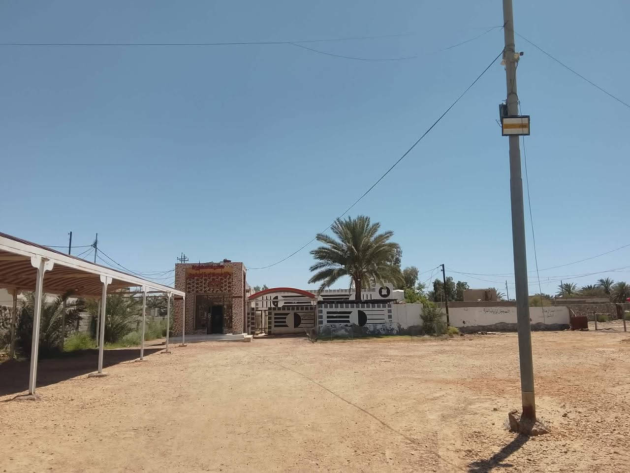 دار للبيع طريق ديوانيه نجف طريق زوار ألامام ألحسين عل شارع العام

3.500 متر دار مع محلات +قاعه) البيت. غرف عدد 5 صاله مطبخ حار وبارد + استقبال 15متر للاستفسار

.. ***********
